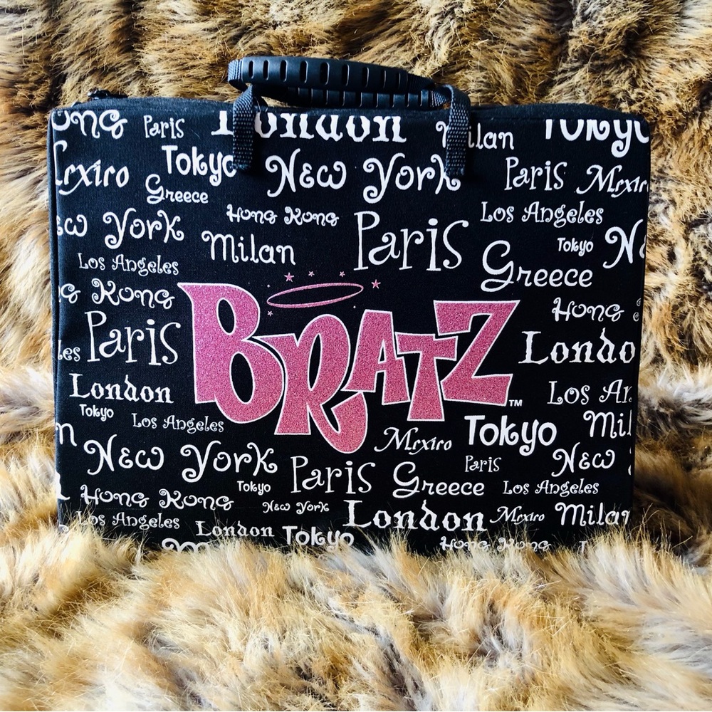 Bratz Black and Pink Travel Case ,dolls, accessories.